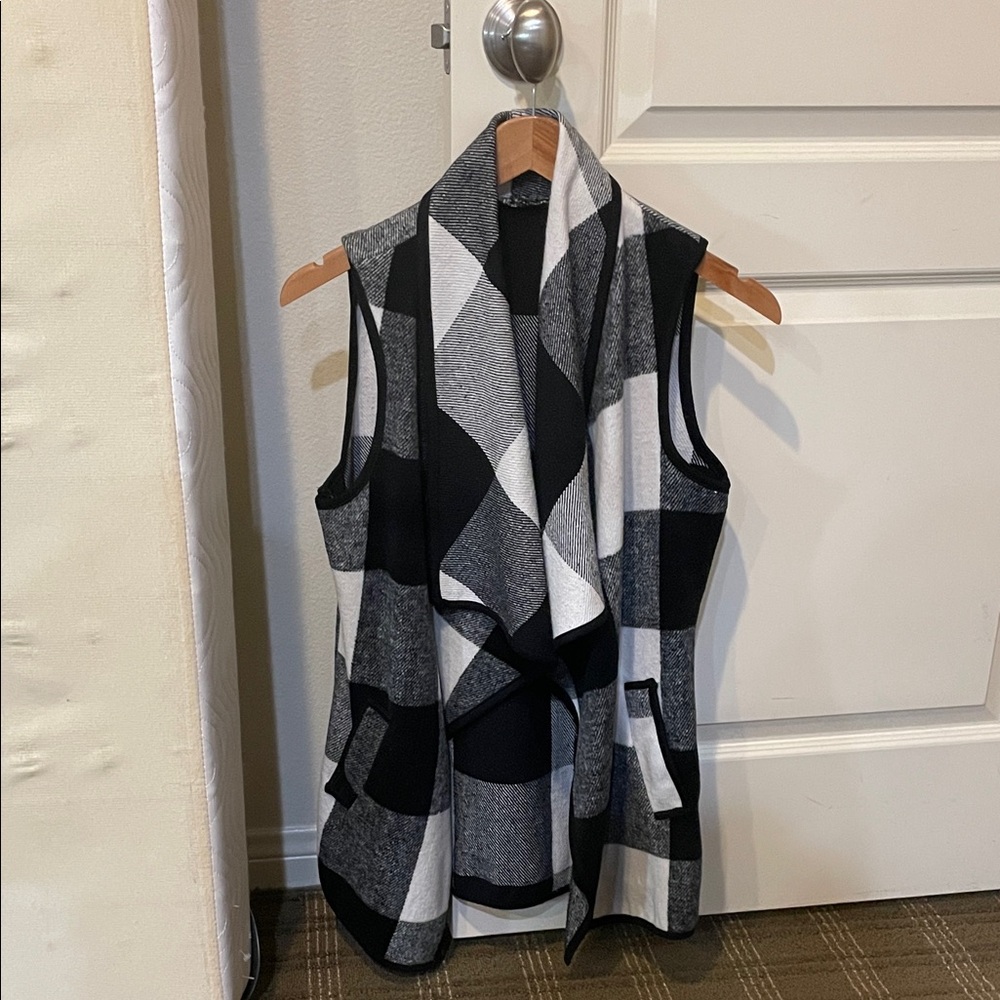 Stylish Black and Gray Women's Vest